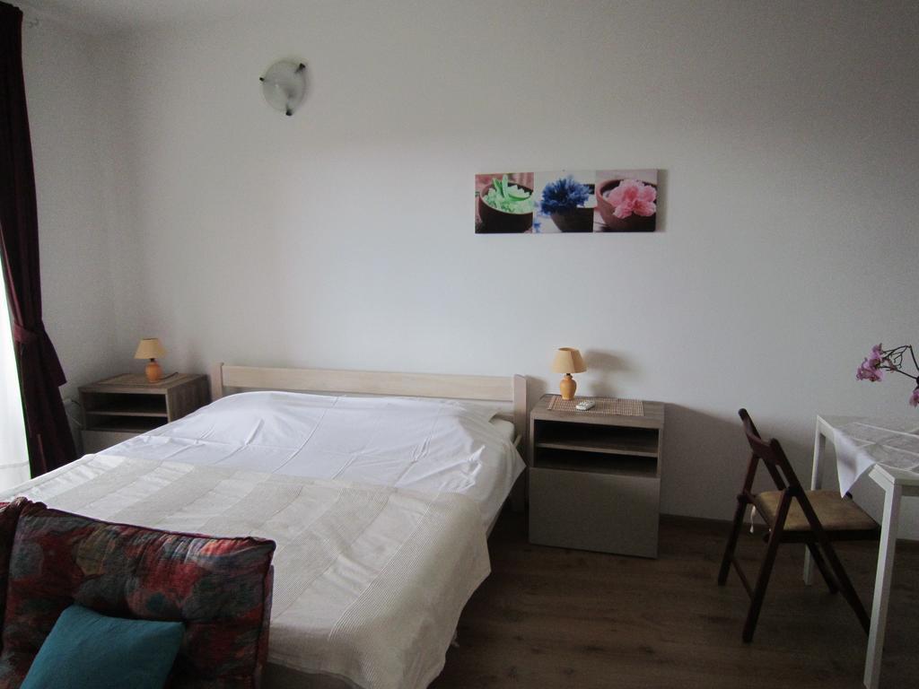 Studio Apartment Maria セニ エクステリア 写真