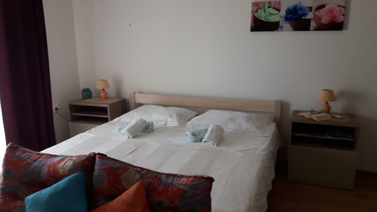 Studio Apartment Maria セニ エクステリア 写真